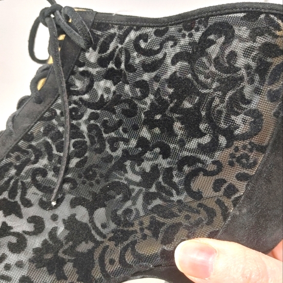 Yves Saint Laurent Vintage Lace Up Booties Size 7 - Picture 4 of 10